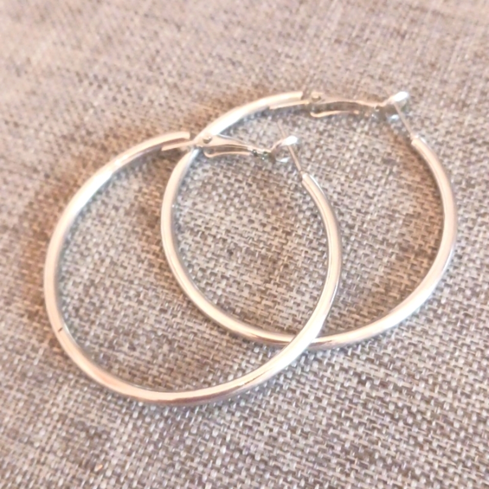 Minimalist Medium Size Silvertone Hoop Earrings - Pre-loved (1.75")